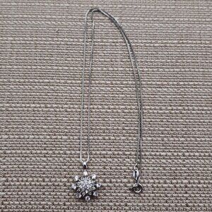 18 Inch Sterling Silver Cubic Zirconia Snowflake Necklace A2963